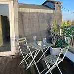 Modern With Stylish Terrace - Your London Oasis!