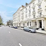 Smart Flat Near Pimlico Tube