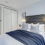 Sleek 2Br London Hideaway Balcony Near Westfield