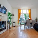 Templar Large Garden Flat