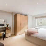 Spacious, Calm One Bedroom
