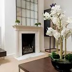 Spacious, Calm One Bedroom