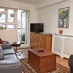 Central Camden Flat With Terrace For 4 People