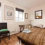 Central Camden Flat With Terrace For 4 People
