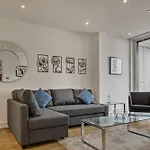 Stylish And Spacious- One Bed In Nine Elms