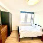 Comfy Two Bedroom Flat Edgeware Road In Central London