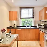 Kensington Apartment, Breakfast, 2 Baths
