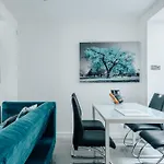 Exceptional Whole House Chelsea With Roof Terrace