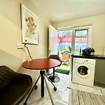 Bethnal Green Rooms R2