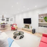 Casa Italia Near Hyde Park & Kensington High Street - Wifi & Washing Machine - Free Luggage Storage Available Nearby