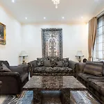 Luxury 4 Bedroom Flat In Sussex Gardens