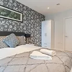 Elegant 2Br Flat On 20Th Floor Near Many Attractions