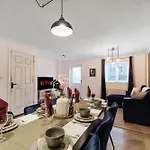 Stylish 3 Bed In Central London - Garden