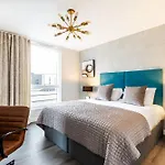 Showroom Splendour, Luxe London Elegance