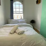 Central London 2-Bedroom Apartment - Near Paddington Station & Hyde Park