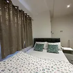 Smart Cosy/Small Double Room In Oakridge Road Bromley