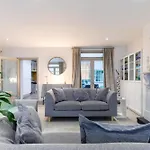 Elegant 2Bd Flat 5 Mins To Kensington Gardens!