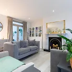 Elegant 2Bd Flat 5 Mins To Kensington Gardens!