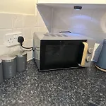 Remarkable 2-Bed Apartment In London