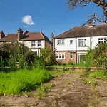Neasdon\'S Guest Nest- 7 Mins Drive To Wembley Stadium