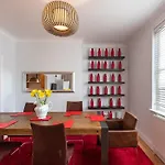 The Zenscape - Chic 2 Bedroom Apartment In Covent Garden L Sleeps 6 With Sofa Bed L Prime Location Plus Free Wifi L Perfect For Business & Leisure Travelers L 15Percent Off Weekly & 20Percent Off Monthly Stays!