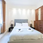 Luxury 4 Bedroom Flat In Sussex Gardens