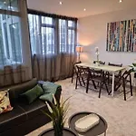 Luxury 3 Bedroom Home In City
