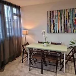Luxury 3 Bedroom Home In City