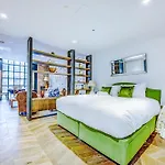 Pristine 1-Bed Studio In London By 53 Degrees Property, Ideal For Long-Term Stays, Incredible Location!
