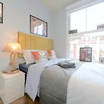 2 Bed Terraced Flat Piccadilly Line