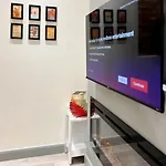 Warm 1-Bedroom London Apartment