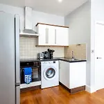 Refurbished Stjohns Hill Apartment