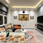 Warm 1-Bedroom London Apartment