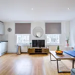 Gorgeous 1 Bedroom Property