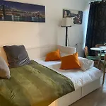 Apt 2/4People Archway/Holloway