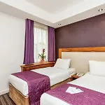 Ambassadors Hotel