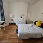 Family Room Near Queen Mary College
