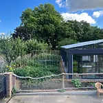 Idyllic Cottage In Jubilee Park