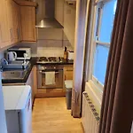 Uk Chaps Retreat: Private Chelsea Studio