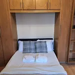 Uk Chaps Retreat: Private Chelsea Studio