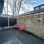 Modern Flat On Lea Bridge Road.