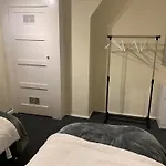 Lovely Contractor Family House London