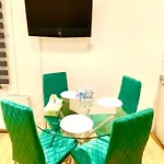 One Bedroom Apartment Queen\'S Park In Central London