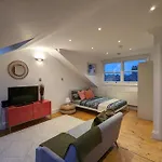 Fabulous Central Studio Apartment - Flat 4 Highbury