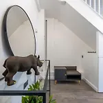 4 Beds - 20 Min To Central