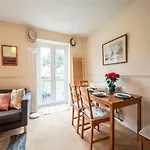 Pass The Keys Spacious 2Bed Flat Camberwell London