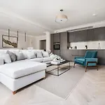 Luxury 2-Bed Hyde Park Apartment - Ac - Sleeps 6