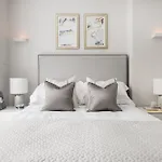 Luxury 2-Bed Hyde Park Apartment - Ac - Sleeps 6