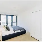Impeccable 1-Bed Apartment In London