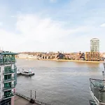 Riverside 2-bedroom Apartment